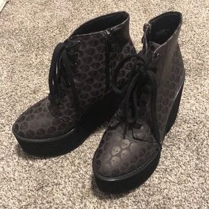Women’s Size 6 Discontinued Hot Topic Black Skull Platform Zip Up Boots HTF